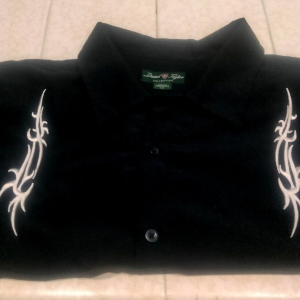 Mens XL Black Collard Button Down Shirt.